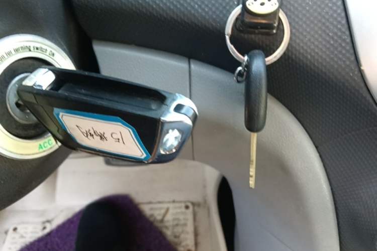 Used Hyundai Verna (older generation) 2014 1.4L Automatic Smart GLS Vehicle Key