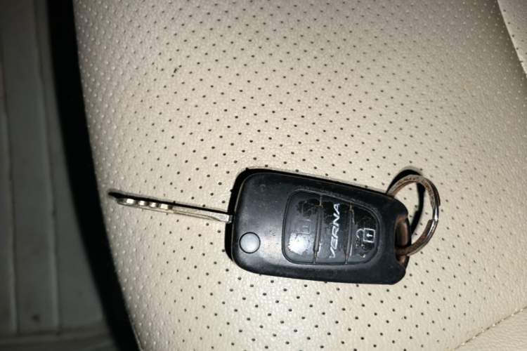 Used Hyundai Verna (older generation) 2014 1.4L Manual Smart GLS Trim Vehicle Key