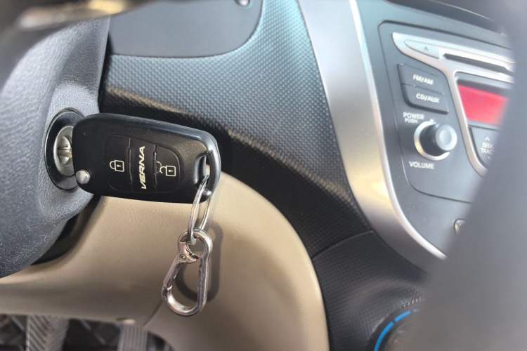 Used Hyundai Verna (older generation) 2014 1.4L Manual Smart GLS Trim Vehicle Key