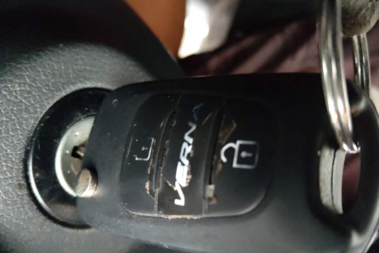 Used Hyundai Verna (older generation) 2014 1.4L Manual Smart GLS Trim Vehicle Key
