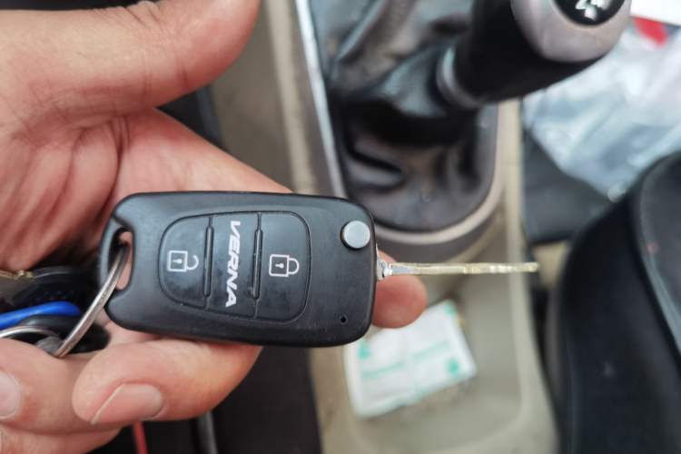 Used Hyundai Verna (older generation) 2014 1.4L Manual Smart GLS Trim Vehicle Key