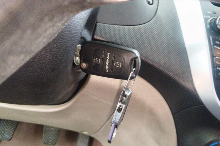 Used Hyundai Verna (older generation) 2014 1.4L Manual Smart GLS Trim Vehicle Key
