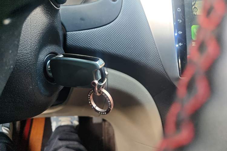 Used Hyundai Verna (older generation) 2014 1.4L Automatic Smart GLS Vehicle Key