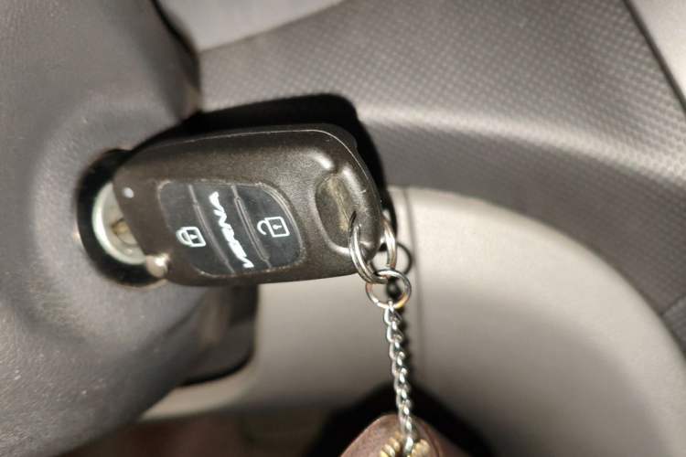 Used Hyundai Verna (older generation) 2014 1.4L Automatic Smart GLS Vehicle Key