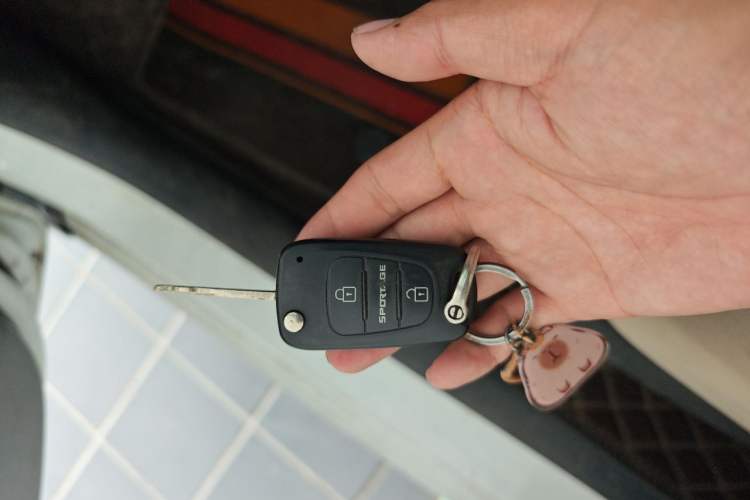 Used Hyundai Verna (older generation) 2014 1.4L Automatic Smart GLS Vehicle Key