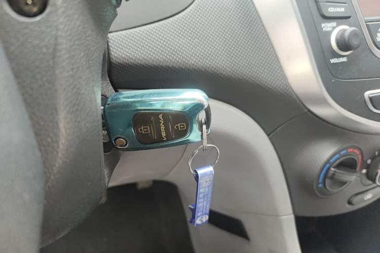 Used Hyundai Verna (older generation) 2014 1.4L Manual Smart GLS Trim Vehicle Key