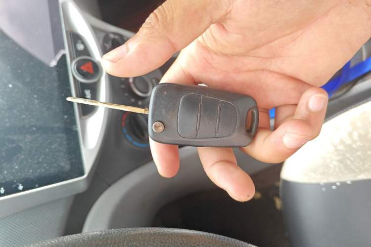 Used Hyundai Verna (older generation) 2014 1.4L Manual Smart GLS Trim Vehicle Key