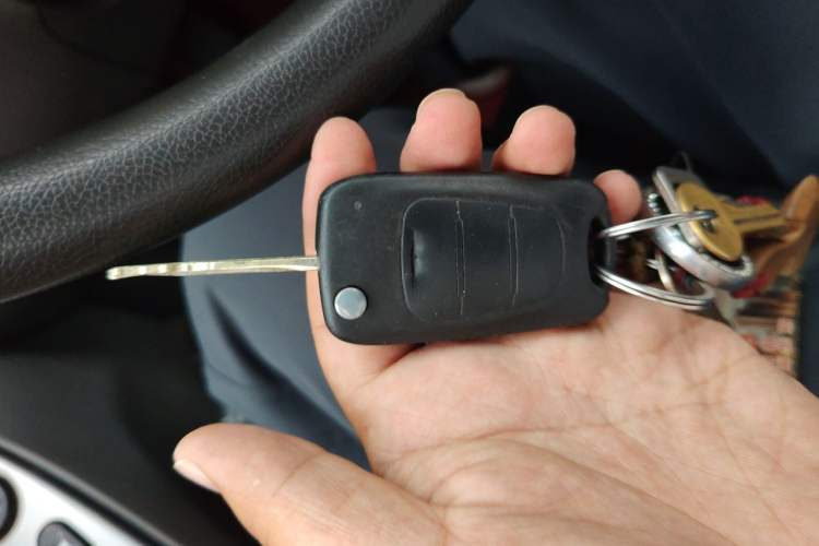 Used Hyundai Verna (older generation) 2014 1.4L Manual Smart GLS Trim Vehicle Key