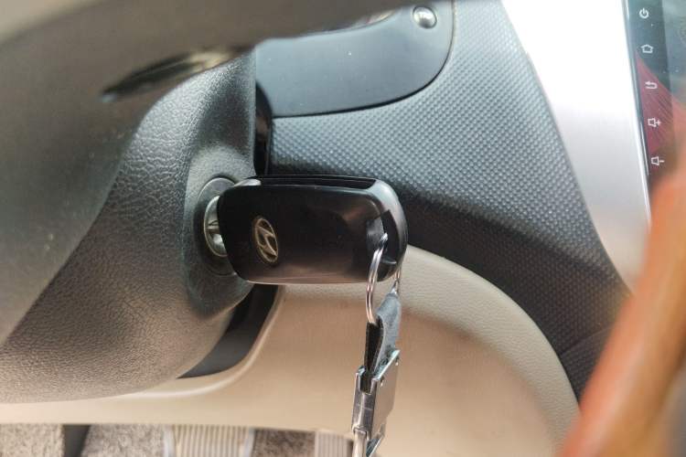 Used Hyundai Verna (older generation) 2014 1.4L Automatic Smart GLS Vehicle Key