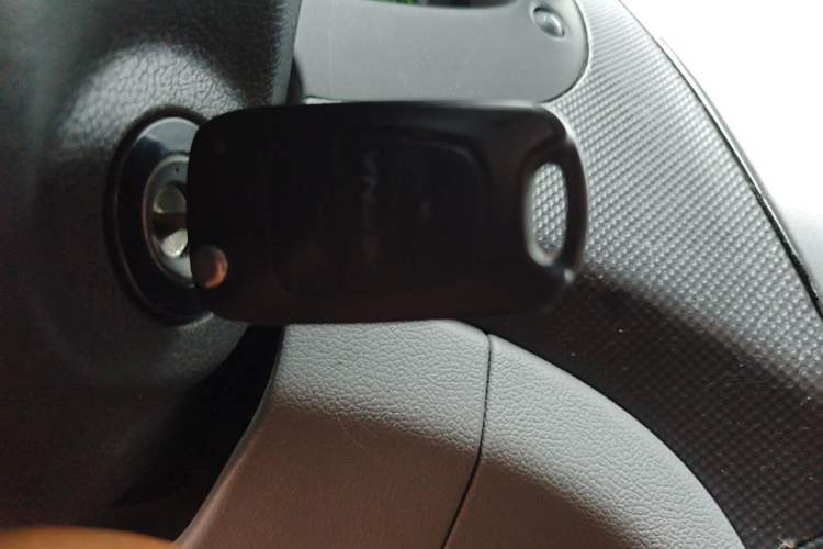 Used Hyundai Verna (older generation) 2014 1.4L Automatic Smart GLS Vehicle Key