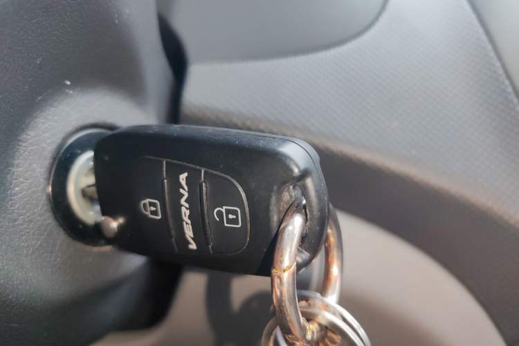 Used Hyundai Verna (older generation) 2014 1.4L Automatic Smart GLS Vehicle Key
