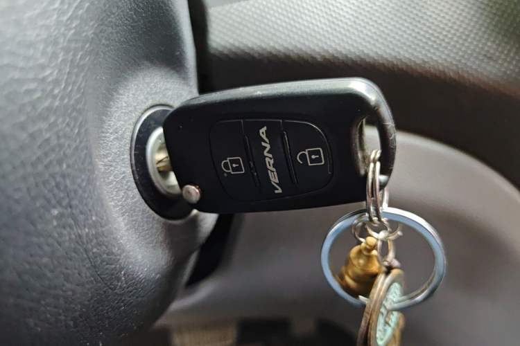 Used Hyundai Verna (older generation) 2014 1.4L Automatic Smart GLS Vehicle Key