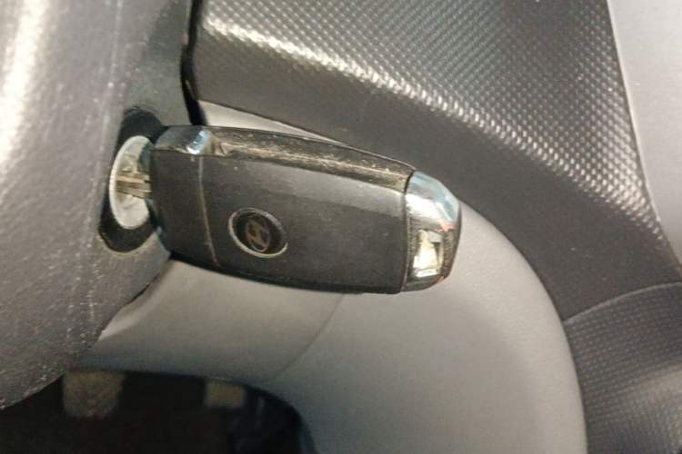 Used Hyundai Verna (older generation) 2014 1.4L Manual Smart GLS Trim Vehicle Key