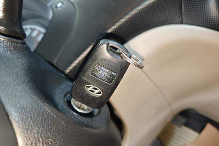 Used Hyundai Verna (older generation) 2014 1.4L Automatic Smart GLS Vehicle Key
