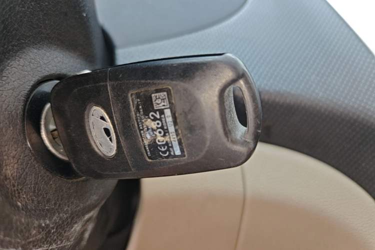 Used Hyundai Verna (older generation) 2014 1.4L Manual Smart GLS Trim Vehicle Key