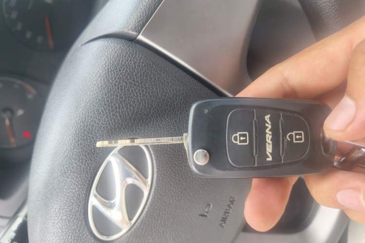 Used Hyundai Verna (older generation) 2014 1.4L Manual Smart GLS Trim Vehicle Key