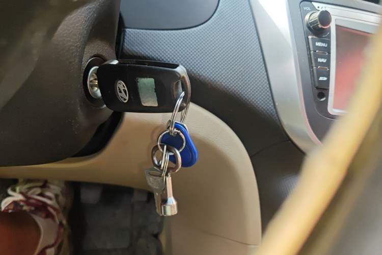 Used Hyundai Verna (older generation) 2014 1.4L Manual Smart GLS Trim Vehicle Key