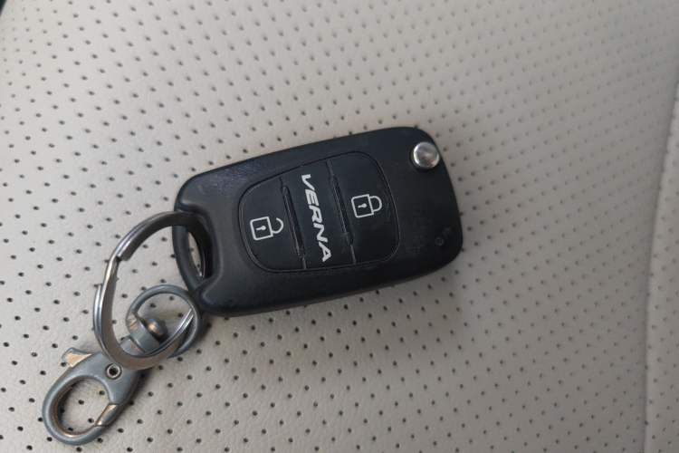 Used Hyundai Verna (older generation) 2014 1.4L Manual Smart GLS Trim Vehicle Key
