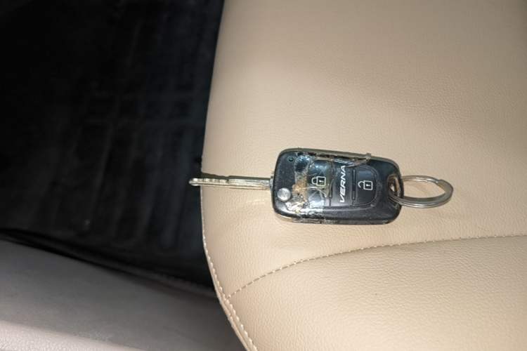 Used Hyundai Verna (older generation) 2014 1.4L Manual Smart GLS Trim Vehicle Key