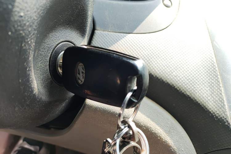 Used Hyundai Verna (older generation) 2014 1.4L Manual Smart GLS Trim Vehicle Key