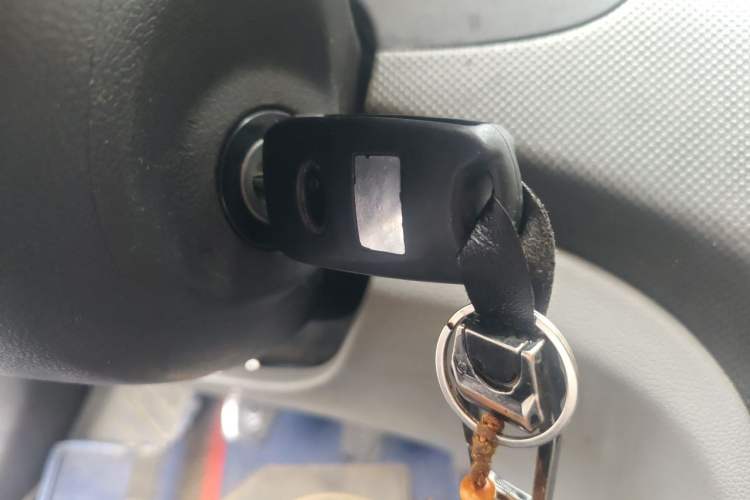 Used Hyundai Verna (older generation) 2014 1.4L Manual Smart GLS Trim Vehicle Key