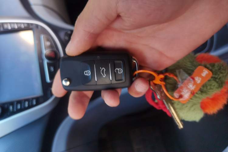 Used Hyundai Verna (older generation) 2014 1.4L Automatic Smart GLS Vehicle Key