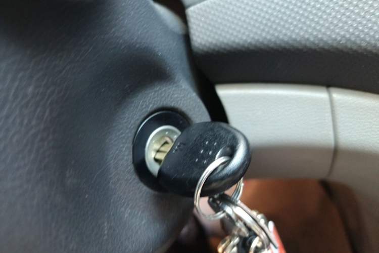 Used Hyundai Verna (older generation) 2014 1.4L Manual Smart GLS Trim Vehicle Key