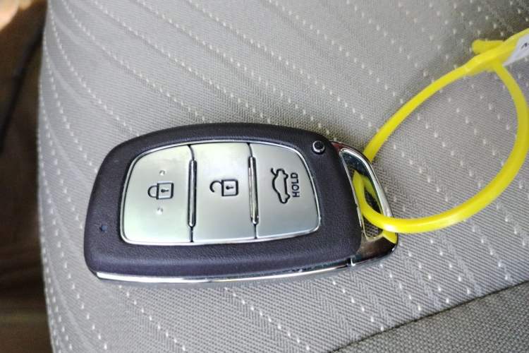 Used Hyundai Verna (older generation) 2014 1.4L Manual Top-Tier Model TOP Vehicle Key