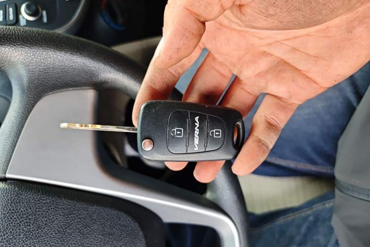 Used Hyundai Verna (older generation) 2014 1.4L Manual Smart GLS Trim Vehicle Key