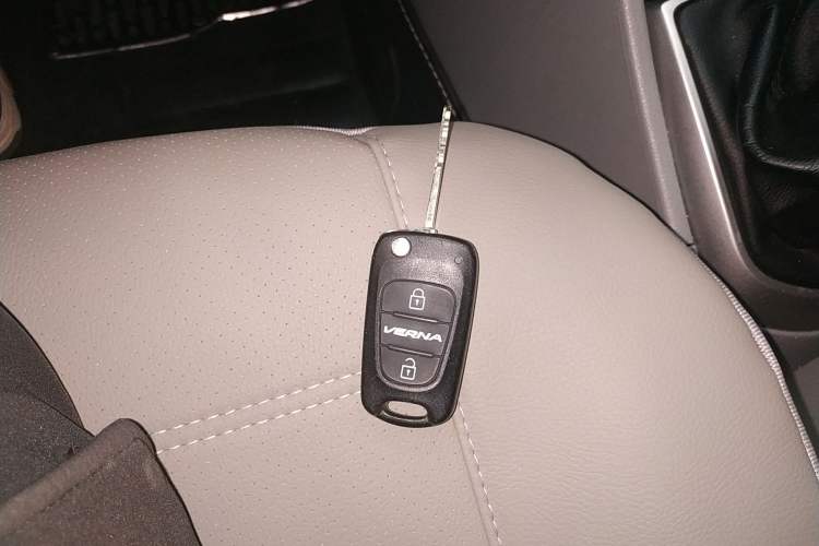 Used Hyundai Verna (older generation) 2014 1.4L Manual Smart GLS Trim Vehicle Key