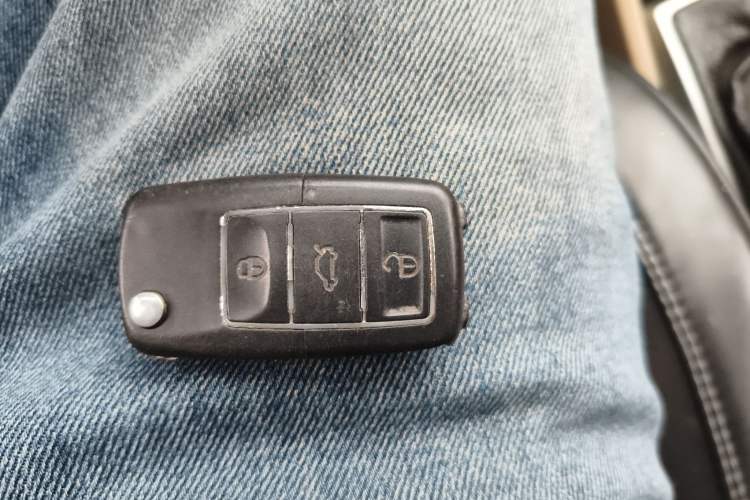 Used Hyundai Verna (older generation) 2014 1.4L Manual Smart GLS Trim Vehicle Key