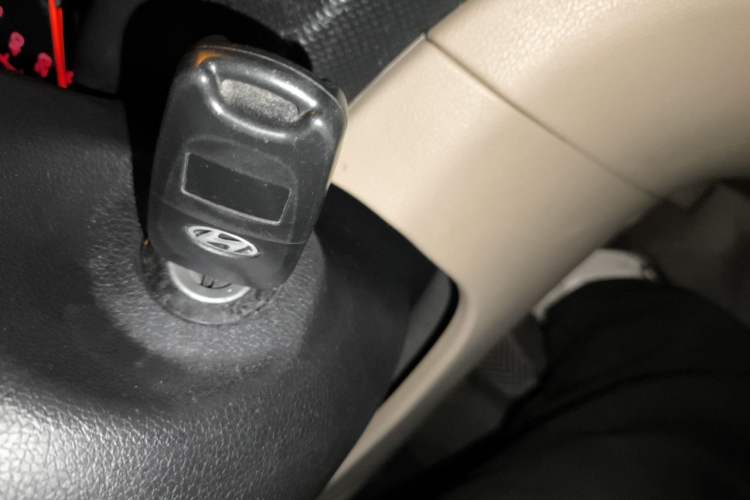 Used Hyundai Verna (older generation) 2014 1.4L Manual Smart GLS Trim Vehicle Key