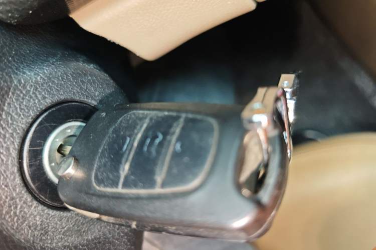 Used Hyundai Verna (older generation) 2014 1.4L Automatic Smart GLS Vehicle Key