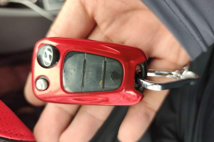 Used Hyundai Verna (older generation) 2014 1.4L Automatic Smart GLS Vehicle Key