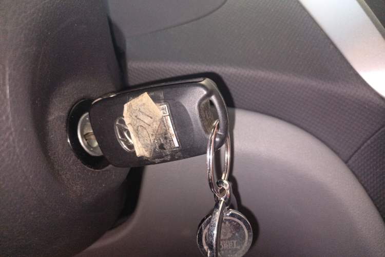 Used Hyundai Verna (older generation) 2014 1.4L Automatic Smart GLS Vehicle Key