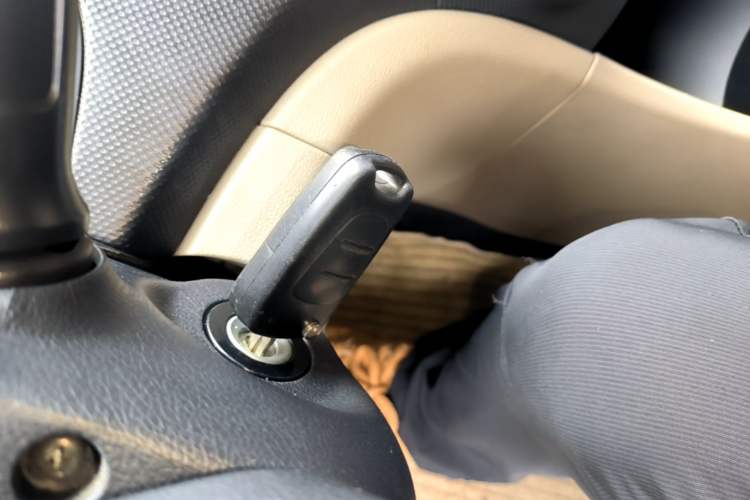 Used Hyundai Verna (older generation) 2014 1.4L Automatic Smart GLS Vehicle Key