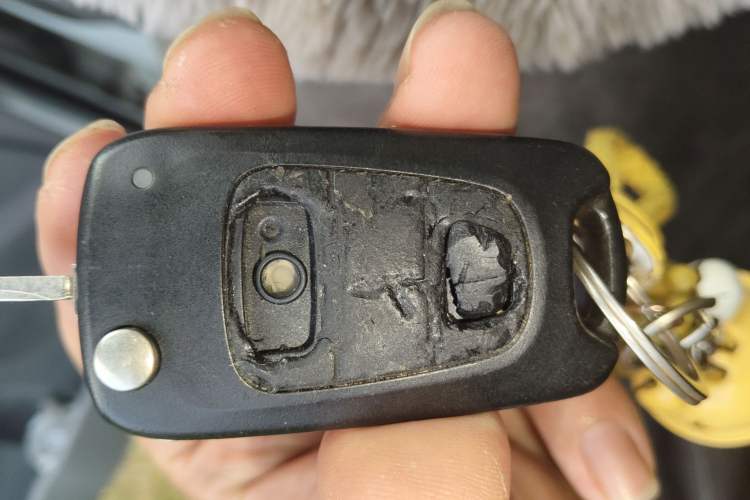 Used Hyundai Verna (older generation) 2014 1.4L Manual Smart GLS Trim Vehicle Key