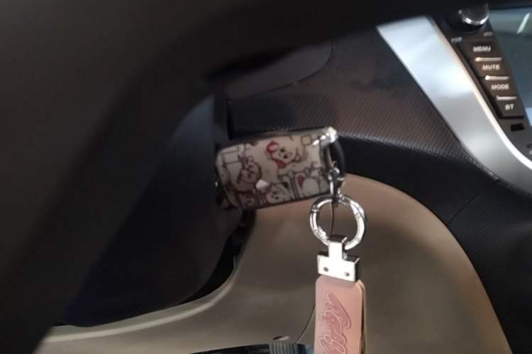 Used Hyundai Verna (older generation) 2014 1.4L Automatic Smart GLS Vehicle Key