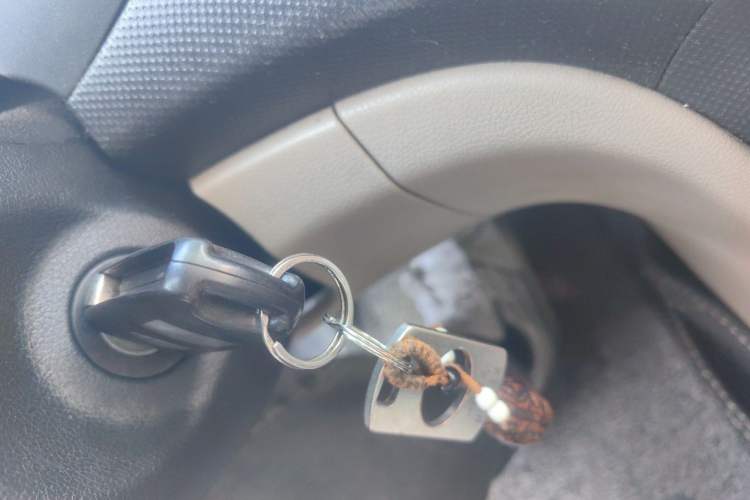 Used Hyundai Verna (older generation) 2014 1.4L Automatic Smart GLS Vehicle Key