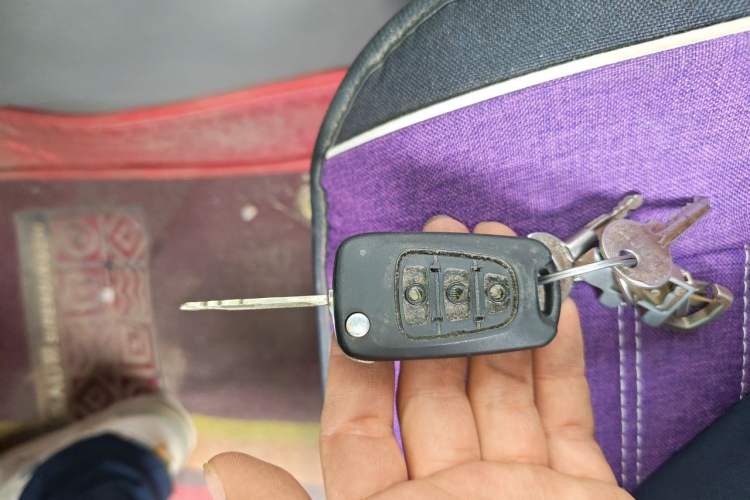 Used Hyundai Verna (older generation) 2014 1.4L Manual Smart GLS Trim Vehicle Key