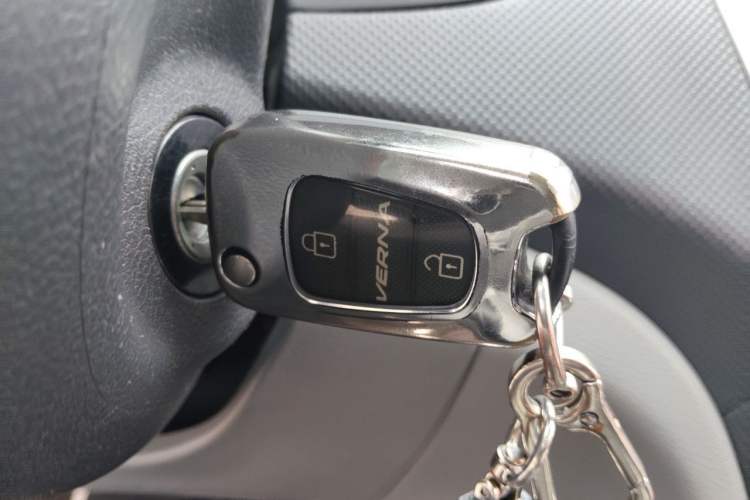 Used Hyundai Verna (older generation) 2014 1.4L Automatic Smart GLS Vehicle Key