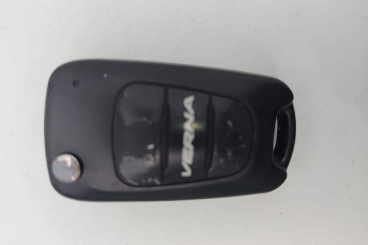 Used Hyundai Verna (older generation) 2014 1.4L Manual Smart GLS Trim Vehicle Key