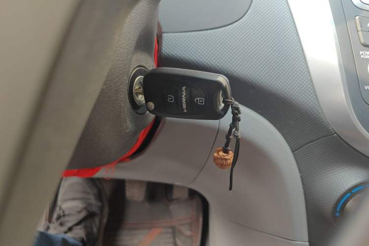 Used Hyundai Verna (older generation) 2014 1.4L Manual Smart GLS Trim Vehicle Key