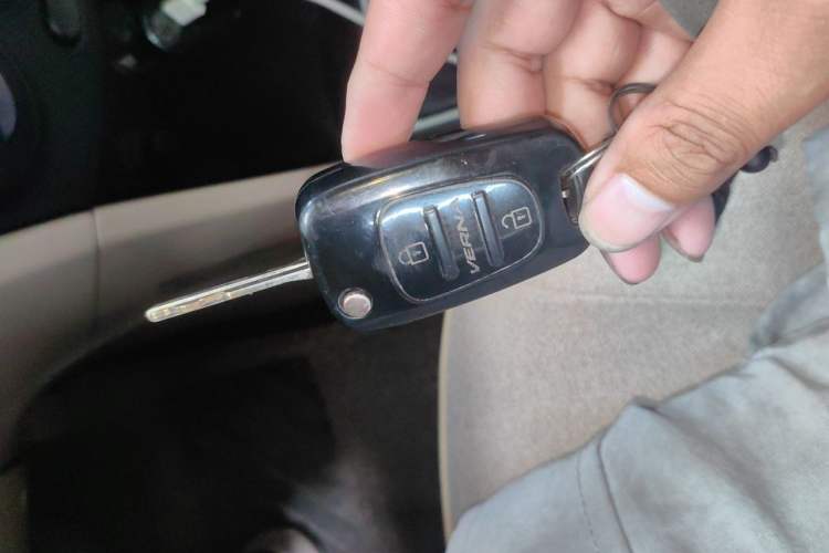 Used Hyundai Verna (older generation) 2014 1.4L Manual Smart GLS Trim Vehicle Key
