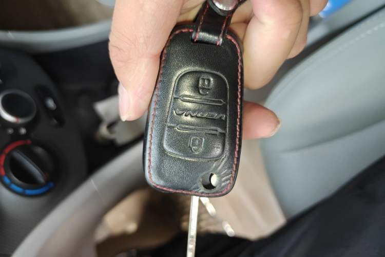 Used Hyundai Verna (older generation) 2014 1.4L Manual Smart GLS Trim Vehicle Key