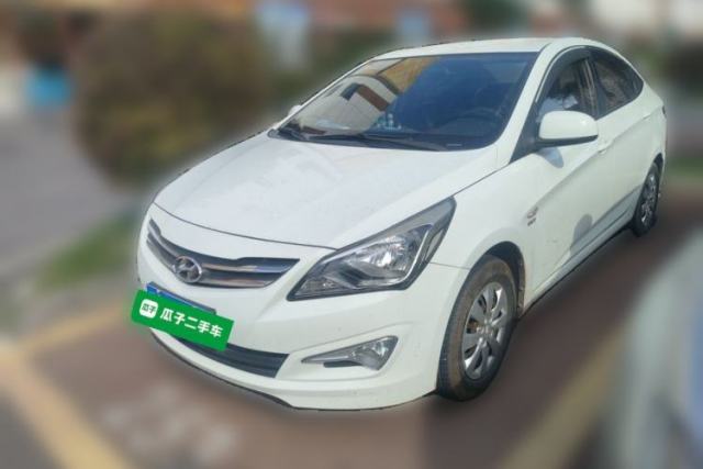 Hyundai Verna (older generation) 2014 1.4L Manual Smart GLS Trim d’occasion