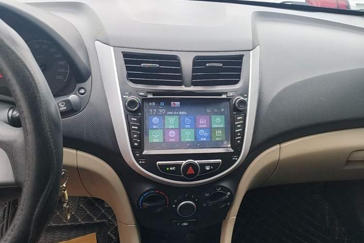 Used Hyundai Verna (older generation) 2014 1.4L Manual Smart GLS Trim Audio And AC Panel