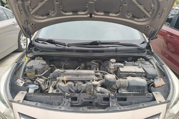 Used Hyundai Verna (older generation) 2014 1.4L Manual Smart GLS Trim Engine Bay