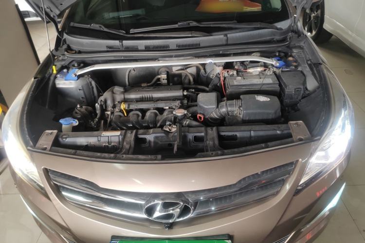 Used Hyundai Verna (older generation) 2014 1.4L Automatic Smart GLS Engine Bay