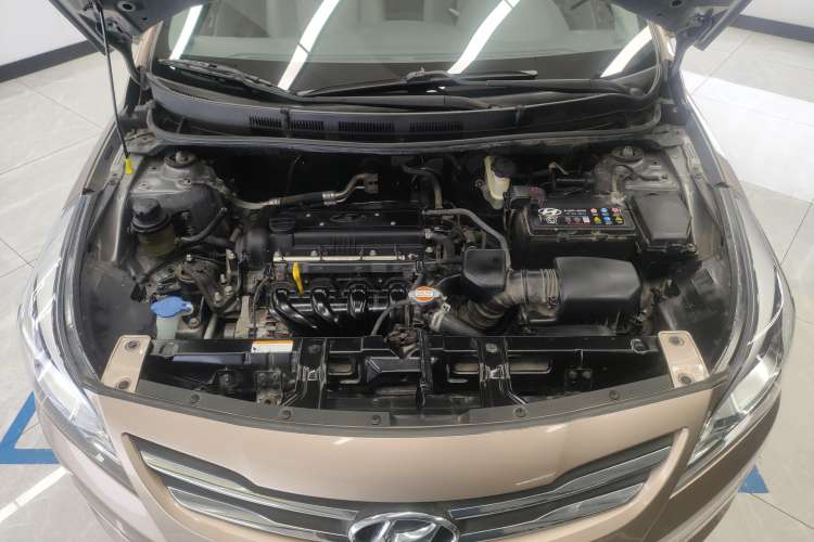 Used Hyundai Verna (older generation) 2014 1.4L Manual Smart GLS Trim Engine Bay